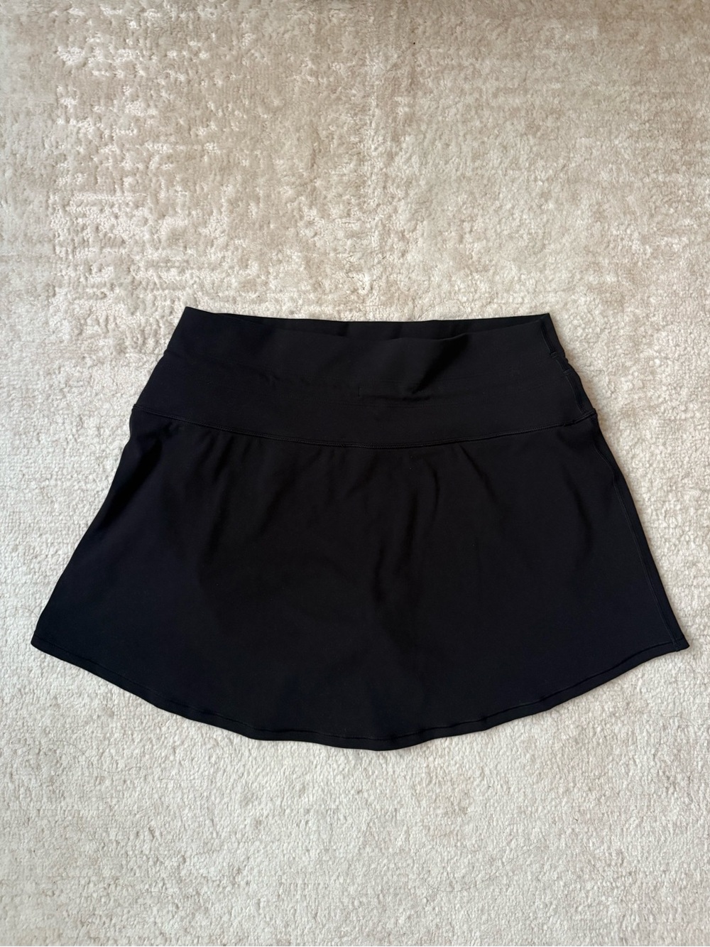 Vuori Daily Skirt in Black - Picture 4 of 6